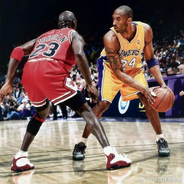 开云体育在线-抛开历史地位，巅峰科比和巅峰乔丹谁更强？禅师的回答很中肯|科比·布莱恩特|菲尔·杰克逊|迈克尔·乔丹|科比-布莱恩特|菲尔-杰克逊_新浪体育_新浪新闻