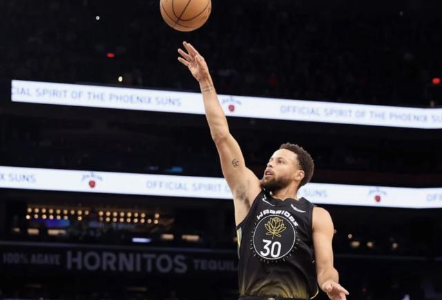 开云体育官网-勇士问题繁多但明确 摆在球队面前的有哪些方法？