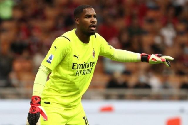 迈尼昂封神后伤遁 AC米兰门将的“双保险”够不够？