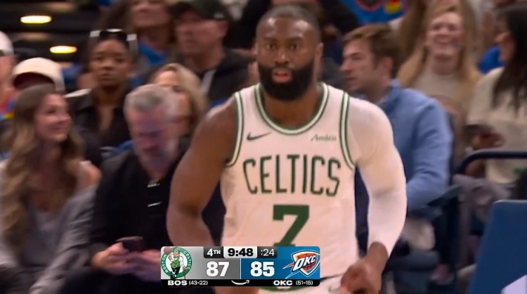 开云体育入口-攻防建功！杰伦·布朗扑防大帽切特 顺势反击一条龙暴扣