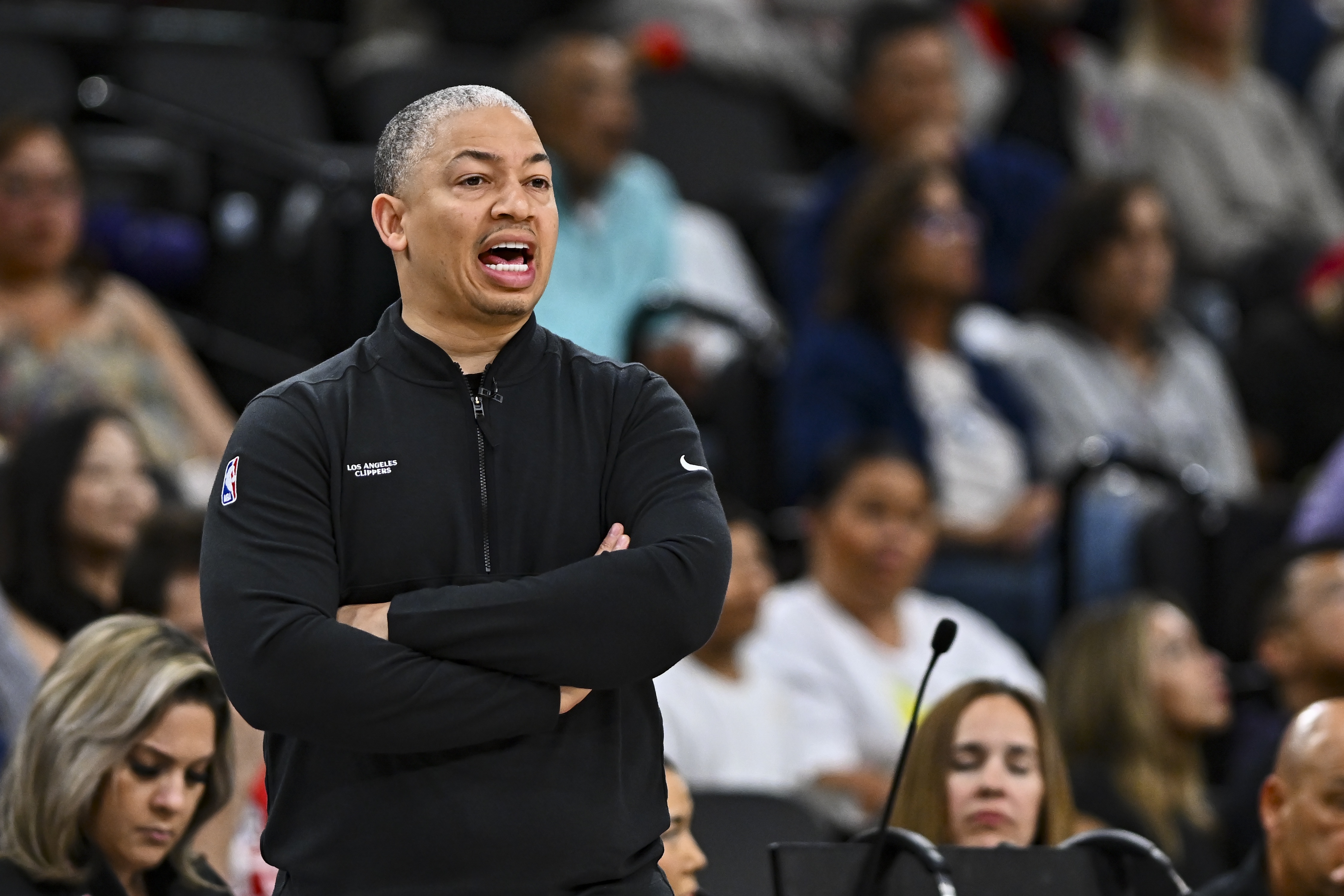 泰伦·卢：我们现在的小个阵容效果不够好 我告诉队员 这责任在我